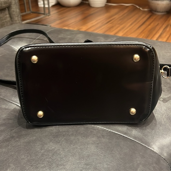 Black Crossbody Bag with buckle detail - Picture 3 of 10
